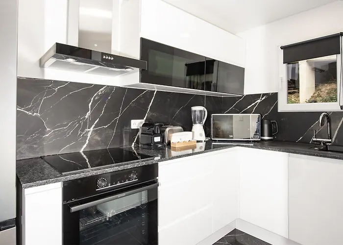 Acacias - Agreable Maison Mitoyenne - Jacuzzi - Parking Prive Vakantiehuis