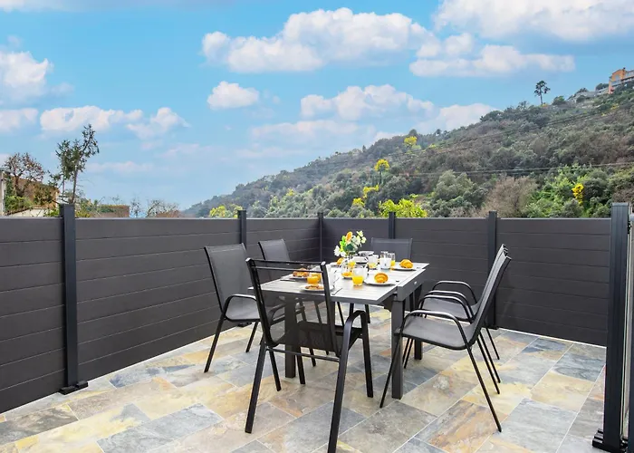 Vakantiehuis Acacias - Agreable Maison Mitoyenne - Jacuzzi - Parking Prive *