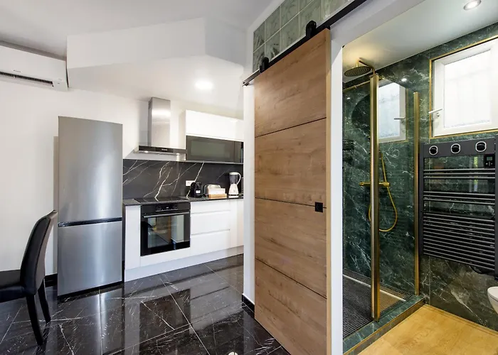 Acacias - Agreable Maison Mitoyenne - Jacuzzi - Parking Prive Дом отдыха