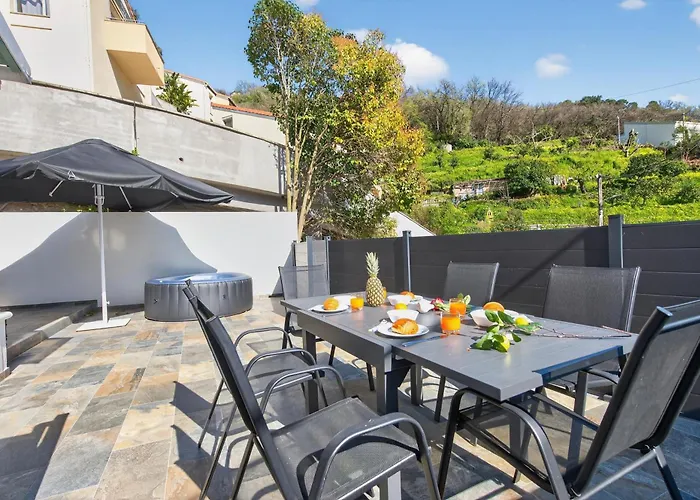 Acacias - Agreable Maison Mitoyenne - Jacuzzi - Parking Prive Дом отдыха