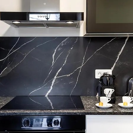 Acacias - Agreable Dans Maison - - Parking Prive *