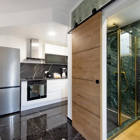 Acacias - Agreable Dans Maison - - Parking Prive 度假居