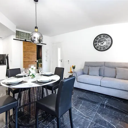 度假居 Acacias - Agreable Dans Maison - - Parking Prive *