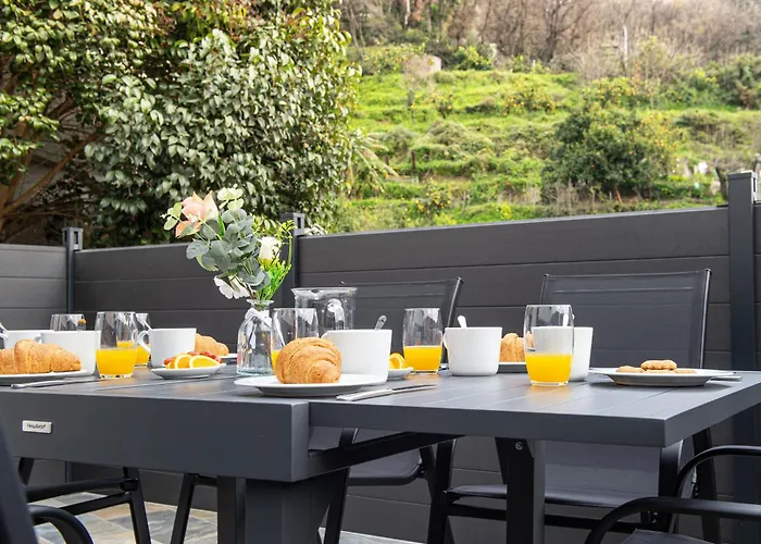 Acacias - Agreable Maison Mitoyenne - Jacuzzi - Parking Prive 멍똥