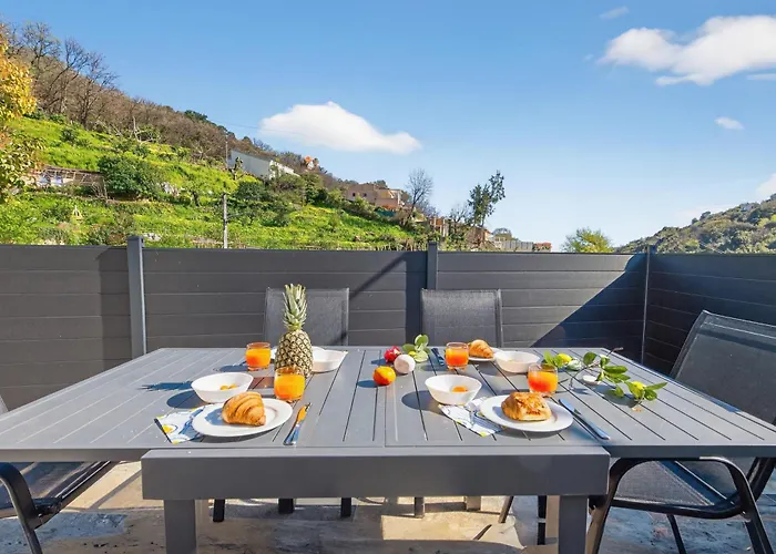 펜션 Acacias - Agreable Maison Mitoyenne - Jacuzzi - Parking Prive 멍똥